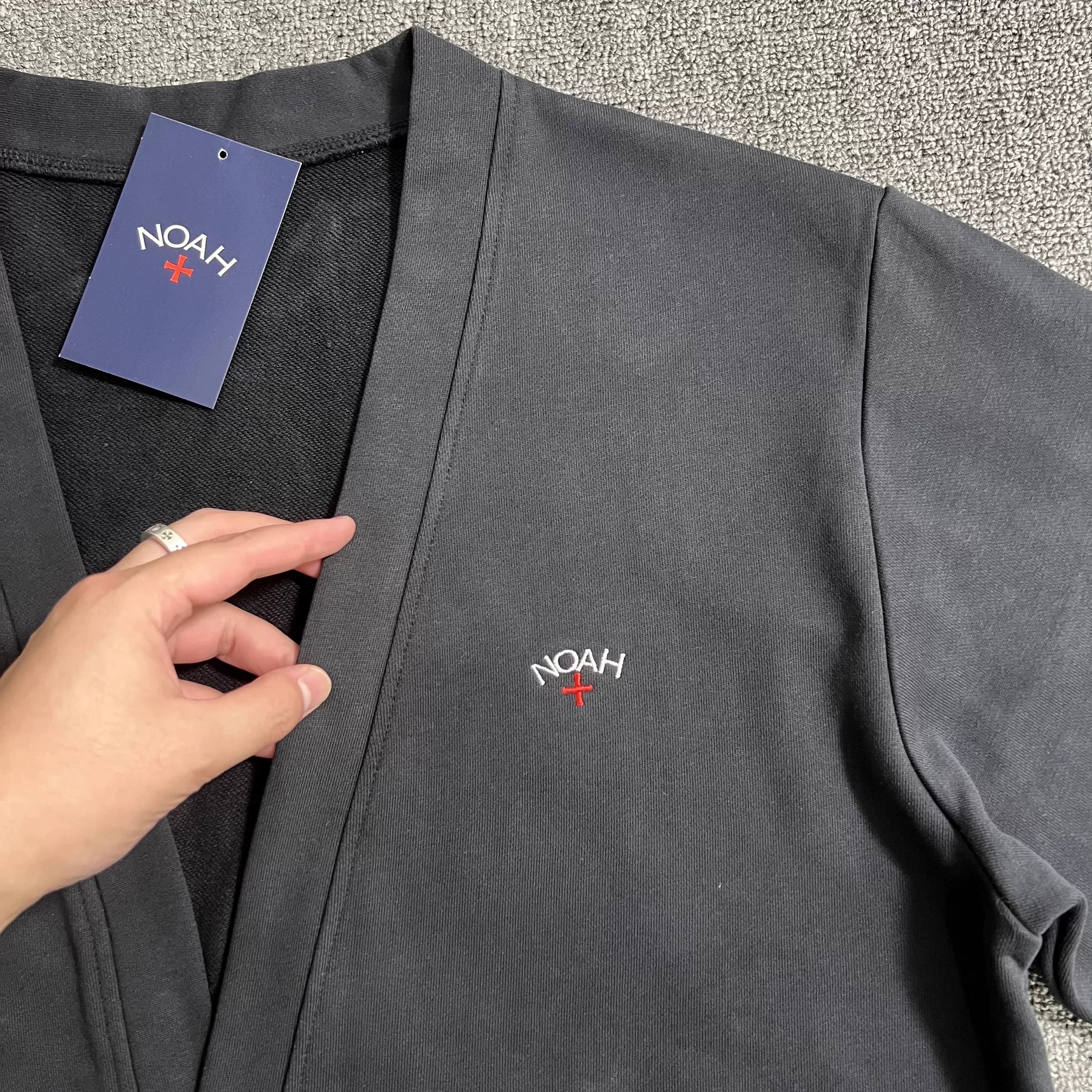 NOAH MARS Embroidered Small Logo Cross Button V-neck Woolen Circle Knitted Sweatshirt Sweatshirt Trendy Taoist Robe cardigan Coat