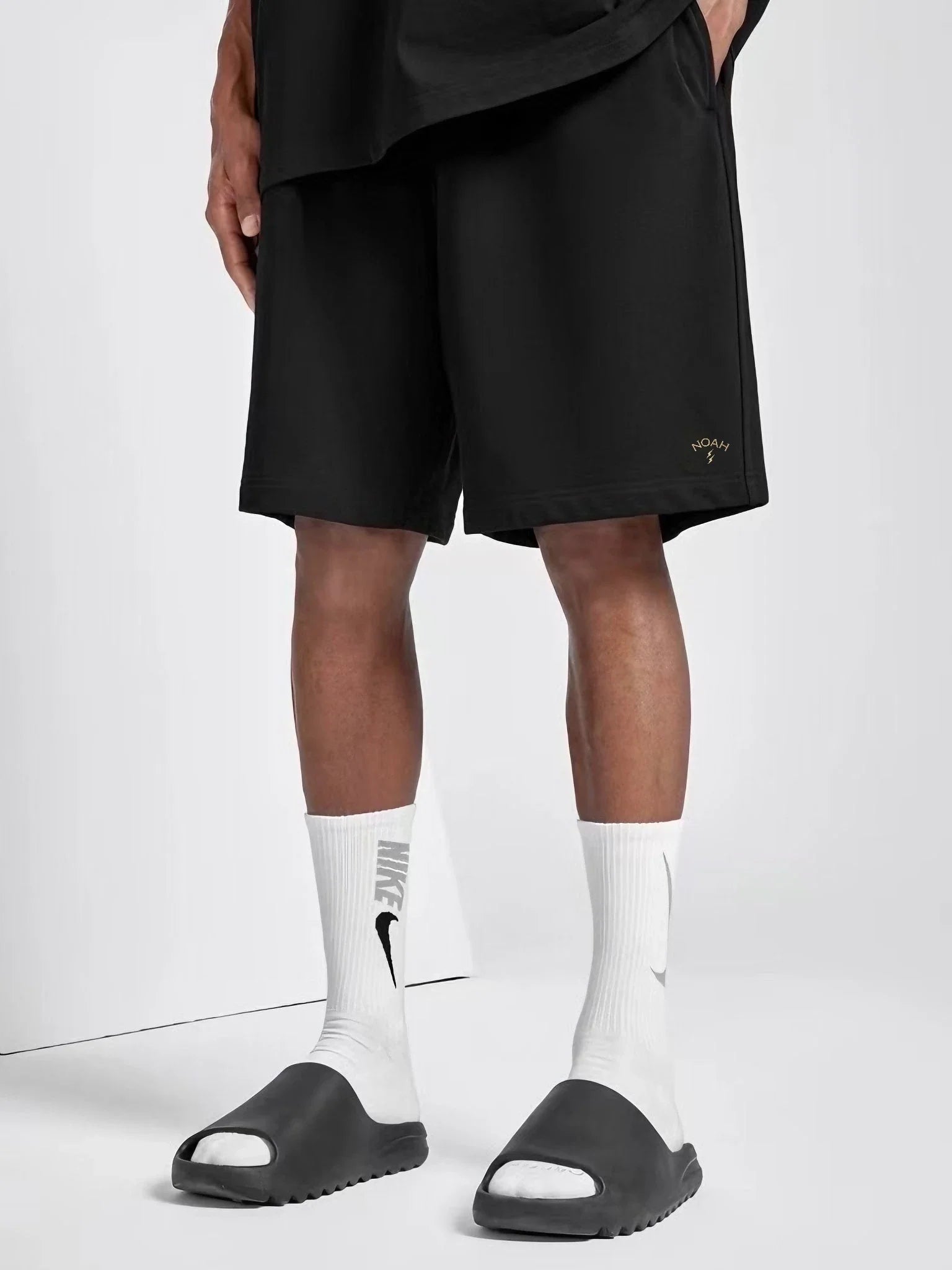 NOAH MARS lightning embroidery summer cool thin shorts five quarter pants loose knit couple sports pants men