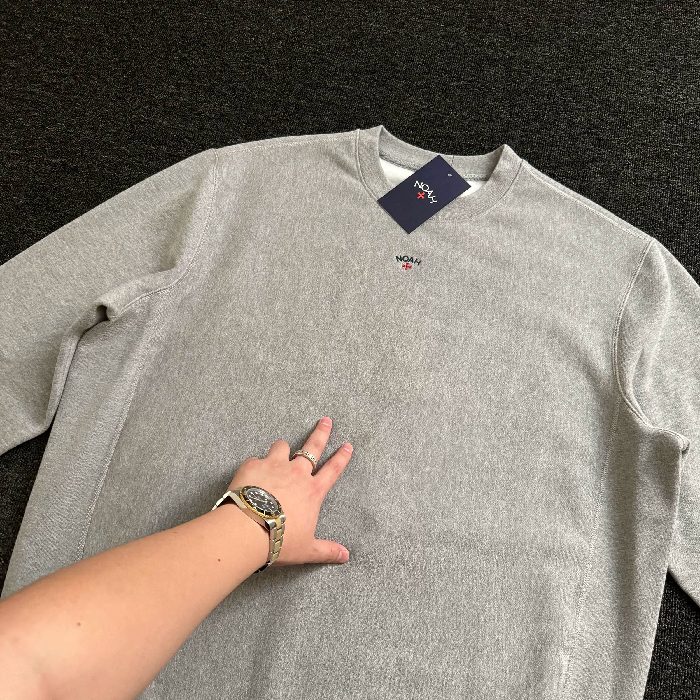 NOAH MARS niche trendy brand chest badge embroidered cross American casual thread splicing round neck sweatshirt