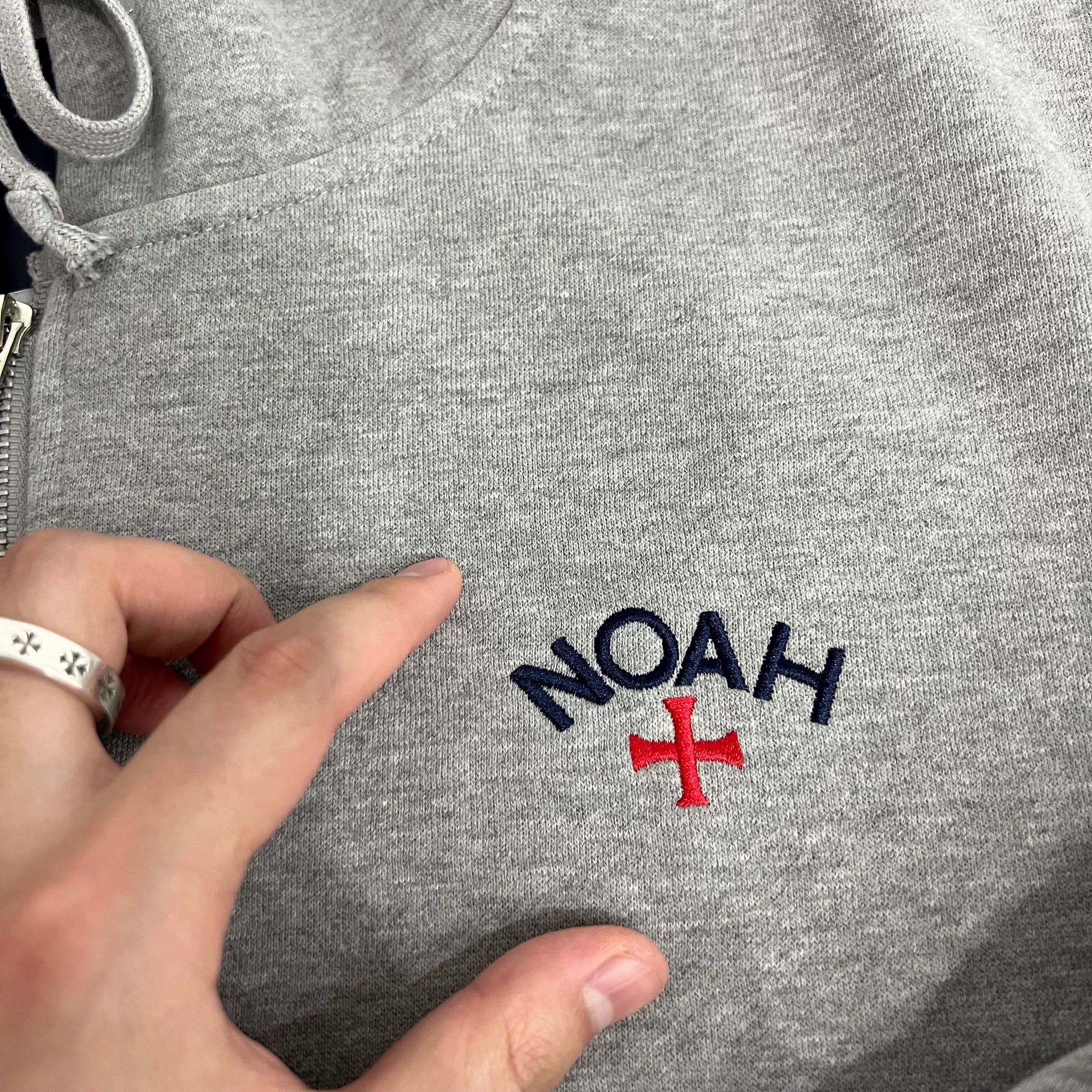 NOAH MARS niche trend brand gray embroidery small logo cross hooded autumn and winter trend cardigan zipper jacket