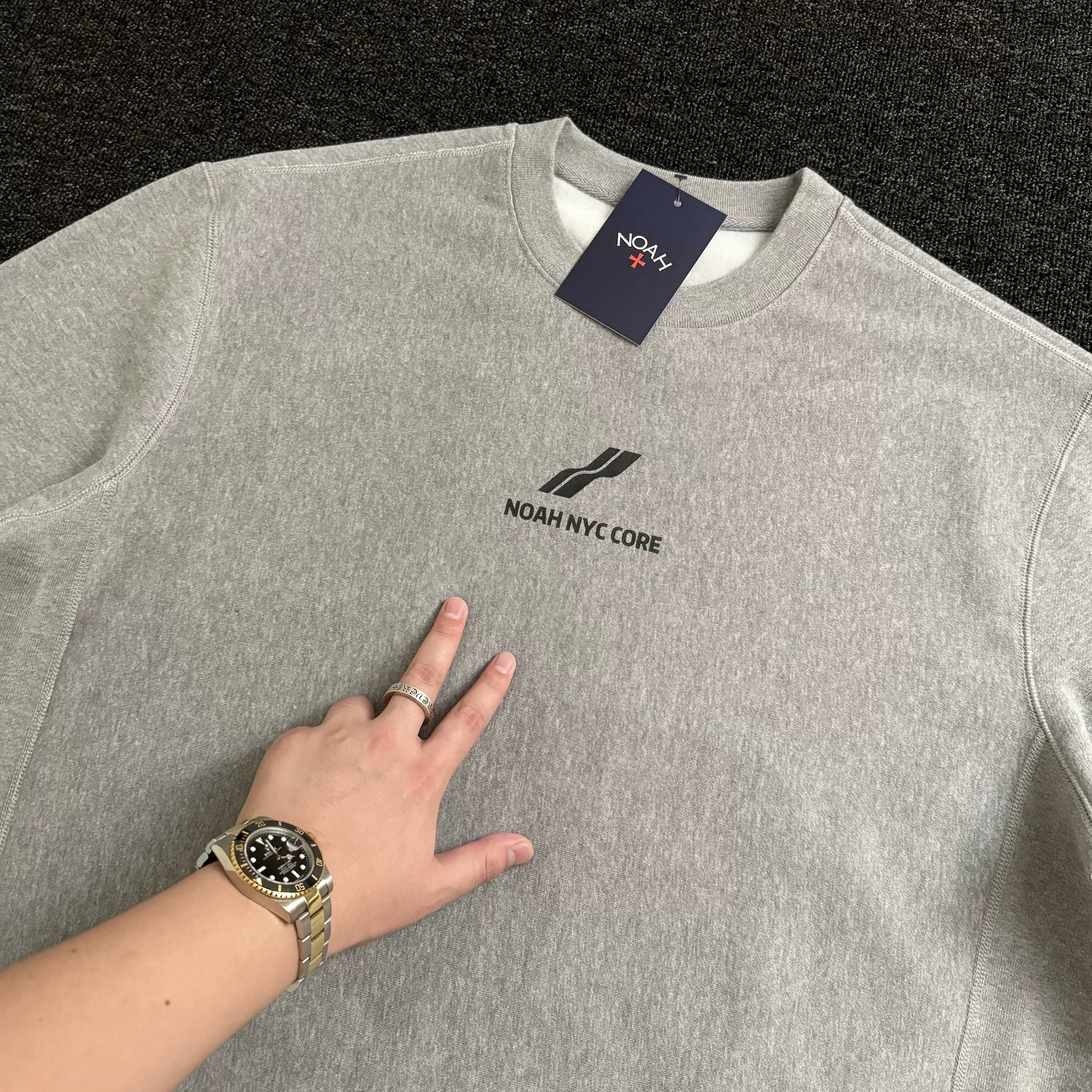 NOAH MARS niche trendy brand two bar wave American casual gray thread splicing men's round neck sweatshirt